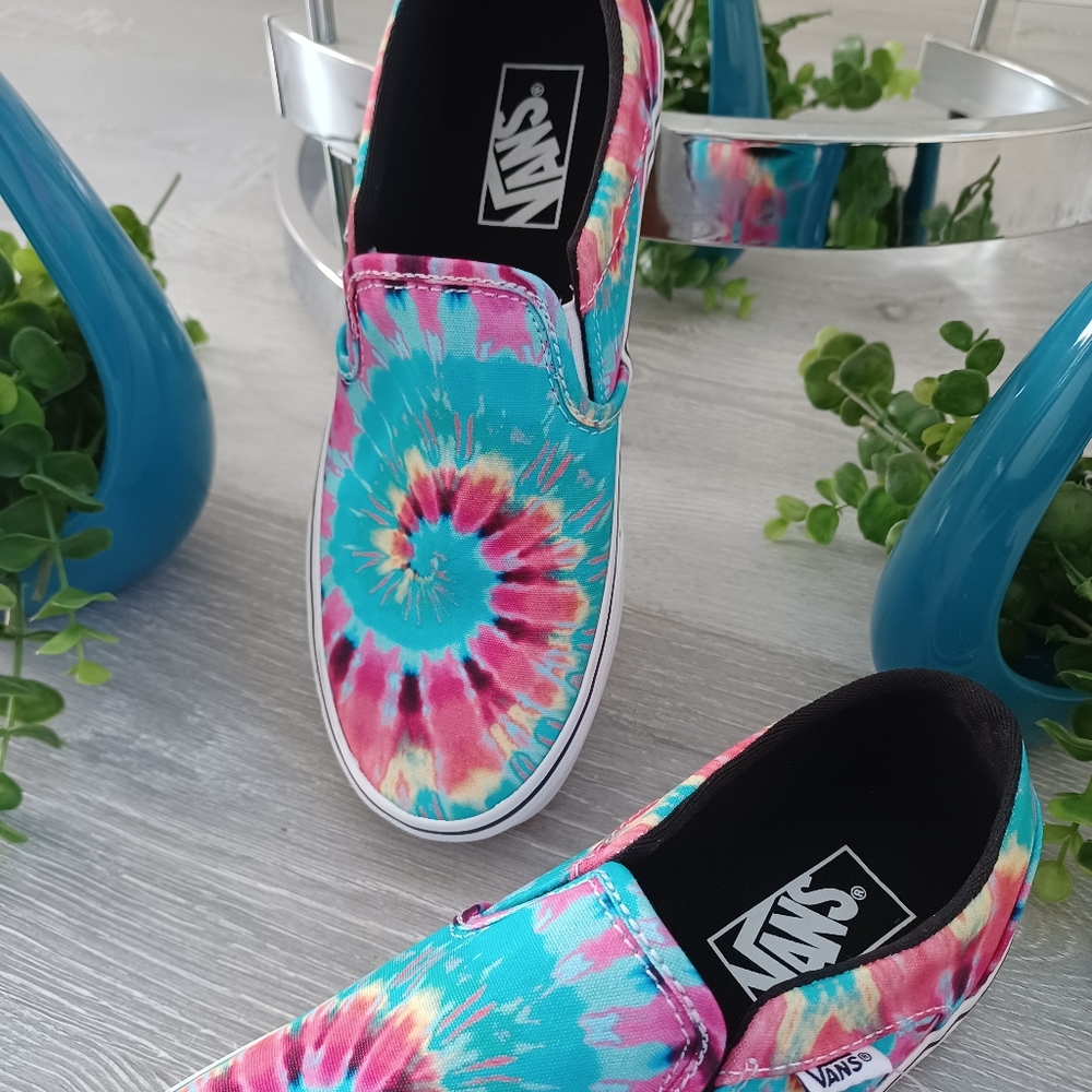 Women's Tie Dye Vans Sz 8.5 NWT